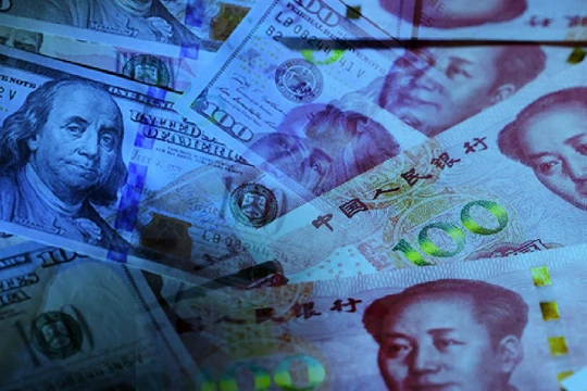 Phần lớn các đồng tiền của châu Á bị định giá thấp so với đồng USD (Ảnh: FT)