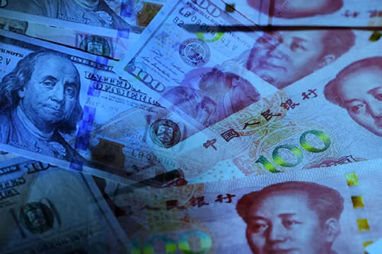 Phần lớn các đồng tiền của châu Á bị định giá thấp so với đồng USD (Ảnh: FT)