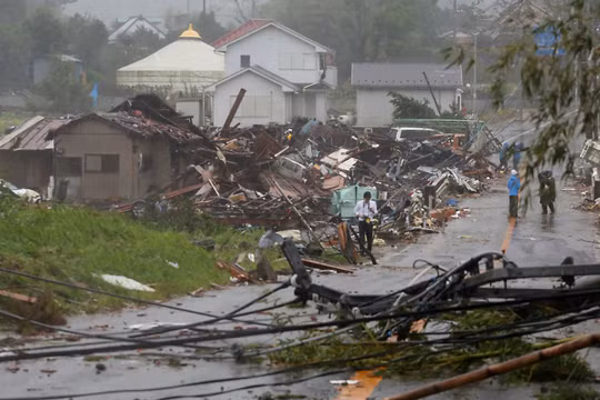 Cảnh tan hoang sau bão tại Ichihara, tỉnh Chiba, Nhật Bản (Ảnh: SkyNews)