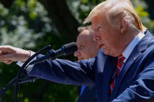 Tổng thống Trump trong cuộc họp báo chung với ông Duda (Ảnh: Newsbeezer)