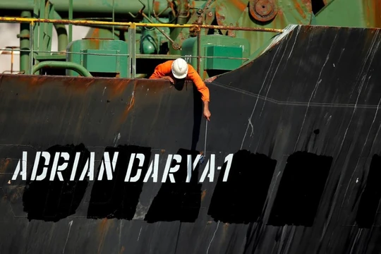 Tàu chở dầu Adrian Darya của Iran (Ảnh: Reuters)