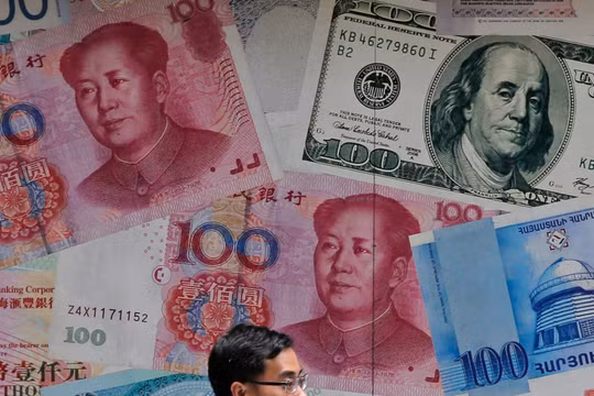 Chính quyền Trump coi Trung Quốc là nước "thao túng tiền tệ" sau khi để đồng NDT xuống giá so với đồng USD (Ảnh: Time)