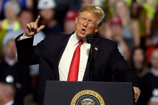 Tổng thống Mỹ Donald Trump phản ứng dữ dội sau khi bị ông Mitt Romney chỉ trích (Ảnh: Getty)