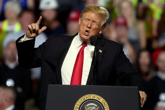 Tổng thống Mỹ Donald Trump phản ứng dữ dội sau khi bị ông Mitt Romney chỉ trích (Ảnh: Getty)