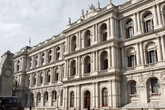 Vụ rò rỉ chấn động đã khiến Đại sứ Anh tại Mỹ Kim Darroch phải từ chức (Ảnh: Sputnik)