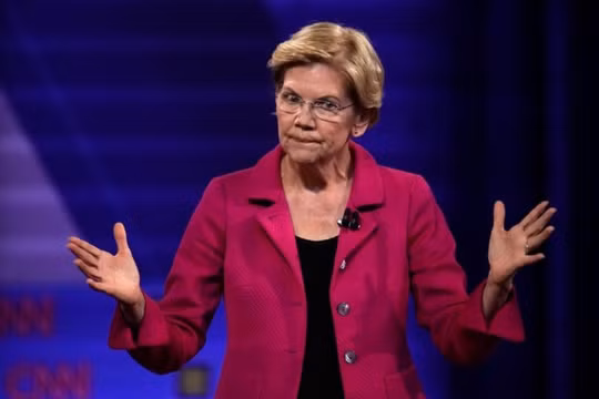 Bà Warren từng nhiều lần chỉ trích kịch liệt chính sách của Facebook (Ảnh: Reuters)