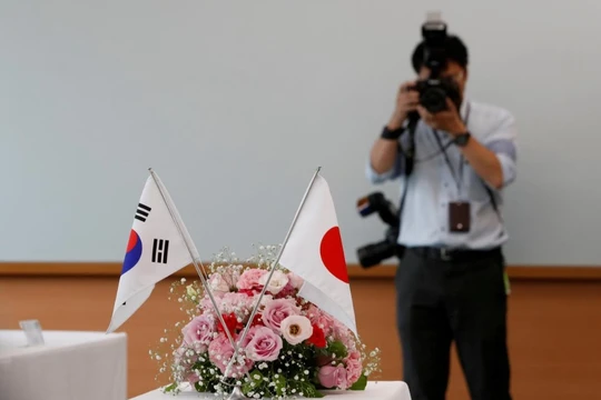 Nhật-Hàn căng thẳng làm dấy lên lo ngại về quan hệ hợp tác an ninh ba bên với Mỹ. (Ảnh: Reuters)