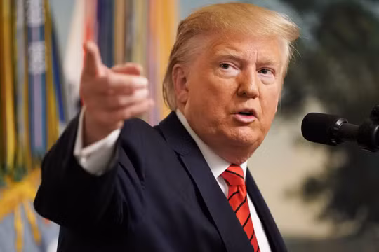 Tổng thống Trump đối diện với làn sóng phản ứng ngày càng lớn (Ảnh: CNBC)