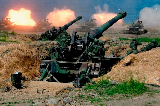 Giới phân tích cho rằng một cuộc tấn công Đài Loan sẽ mang đến nhiều hậu quả cho Trung Quốc (Ảnh: CNN)