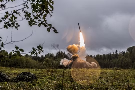 Nga phóng thử nghiệm tên lửa hành trình Iskander-K trong cuộc tập trận Zapad - 2017 (Ảnh: Bộ Quốc phòng Nga)