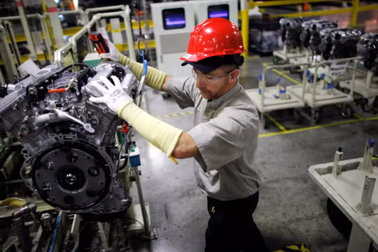 Dây chuyền lắp ráp động cơ xe hơi của Toyota ở Huntsville, Alabama, Mỹ (Ảnh: Nikkei)