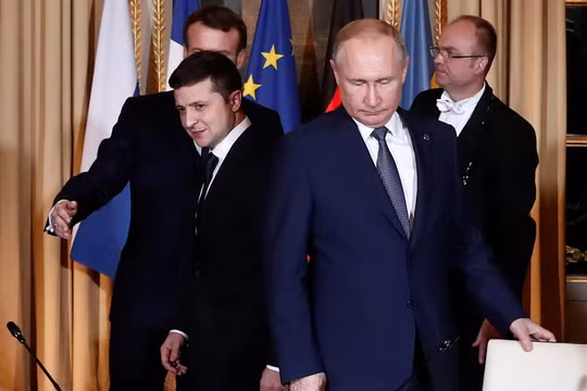 Tổng thống Putin và Tổng thống Zelensky có cuộc gặp lịch sử tại Paris trong hôm đầu tuần (Ảnh: RT)
