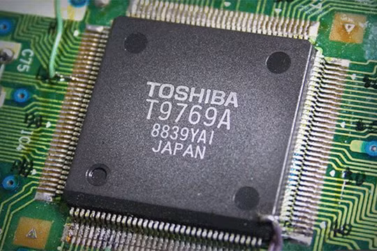 Toshiba phải bán bộ phận sản xuất bộ nhớ lưu trữ