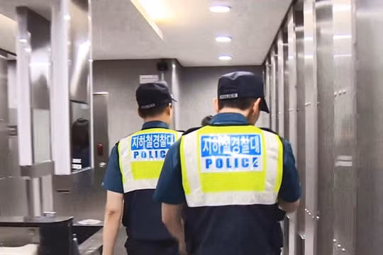 2 trong số 4 kẻ tội phạm đã bị bắt giữ (ảnh: KoreaBizwire)