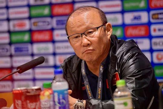 HLV Park Hang-seo tại buổi họp báo (ảnh: Duy Pham/Tiền Phong)