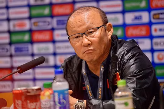 HLV Park Hang-seo tại buổi họp báo (ảnh: Duy Pham/Tiền Phong)