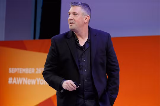 Ông Ryan Garvin, Giám đốc mảng Surface của Microssoft 