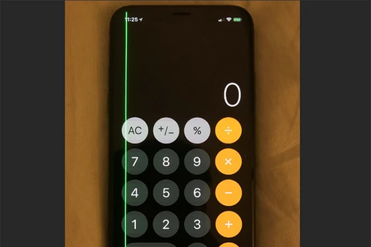 Một số iPhone X đang bị lỗi sọc màn (ảnh: Phone Arena)