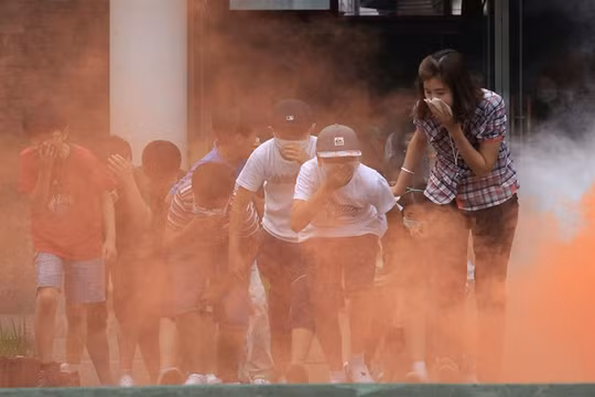 Cần bình tĩnh tìm cách thoát khỏi đám cháy khi xảy ra hỏa hoạn (ảnh Bestie.vn)