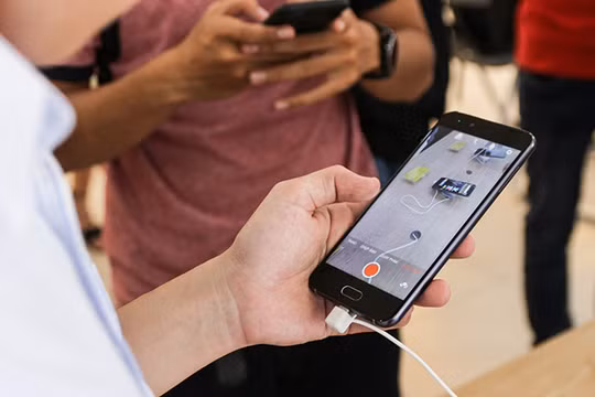 Rất nhiều người tham gia trải nghiệm Bphone 2017