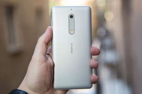 Nokia 5 (ảnh CNET)