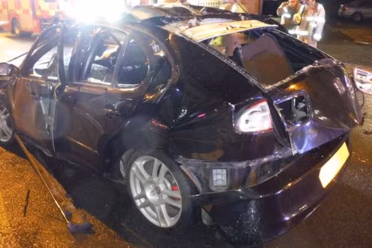 Hình ảnh chiếc xe bị nổ được cảnh sát Yorkshire chia sẻ trên Twitter