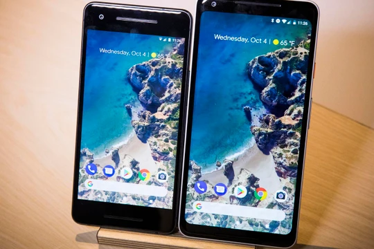 Bộ đôi Pixel 2 và Pixel 2 XL (ảnh: CNET)
