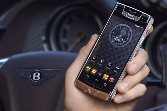Điện thoại Vertu có giá lên tới trăm triệu đồng