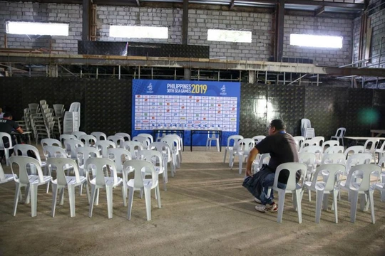 Phòng họp báo giống như nhà kho tại SEA Games 30 (ảnh: ABS-CBN News)