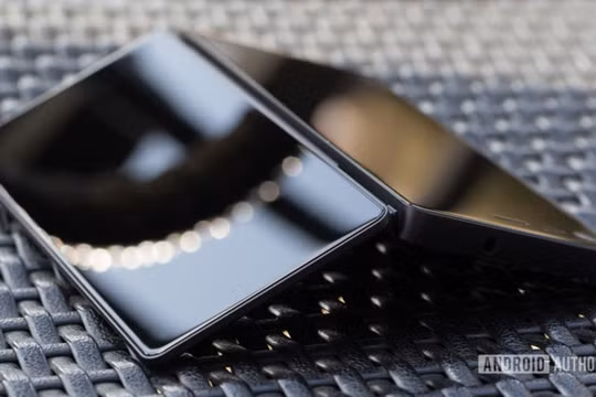 ZTE Axon M (ảnh: Android Authority)
