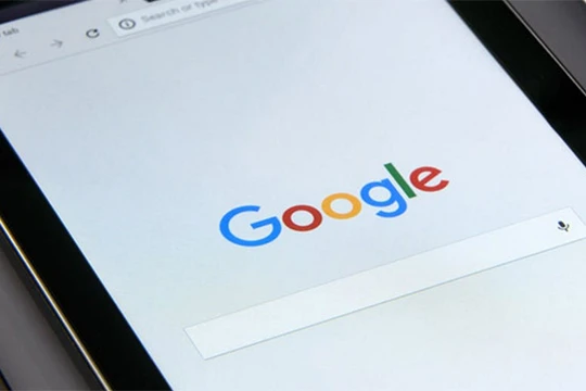 Google gắn kèm thẻ xác minh nguồn tin vào kết quả tìm kiếm