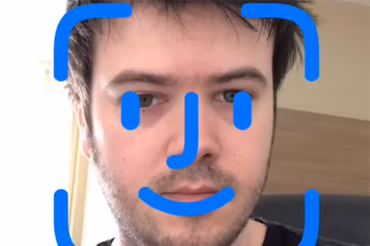 iPhone X sẽ sử dụng nhận diện khuôn mặt thay cho cảm biến vân tay (ảnh: BGR)