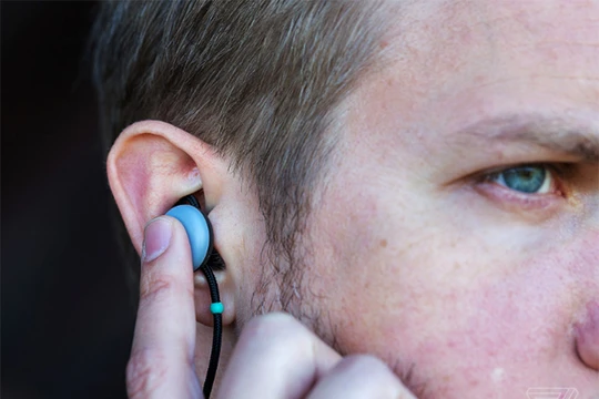 Tai nghe không dây của Google (ảnh: The Verge)