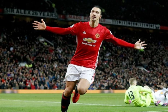 Ibrahimovic là cầu thủ bóng đá nổi tiếng người Thụy Điển (ảnh: Mirror)