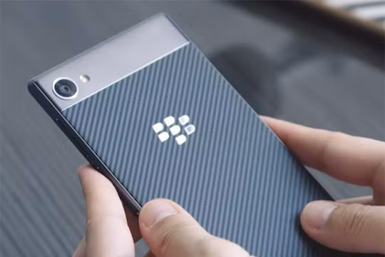 BlackBerry Motion (ảnh: YouTube)
