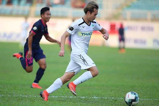 Văn Toàn ngày càng thi đấu ấn tượng (ảnh VPF) 