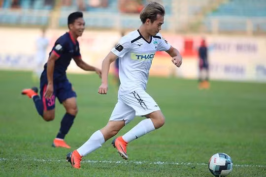 Văn Toàn ngày càng thi đấu ấn tượng (ảnh VPF) 