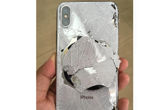 iPhone X bị rơi sẽ khiến chủ nhân tốn một khoản chi phí không nhỏ (ảnh: Phone Arena)