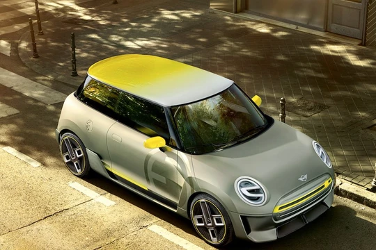 Mẫu xe điện của BMW (ảnh: Business Insider)