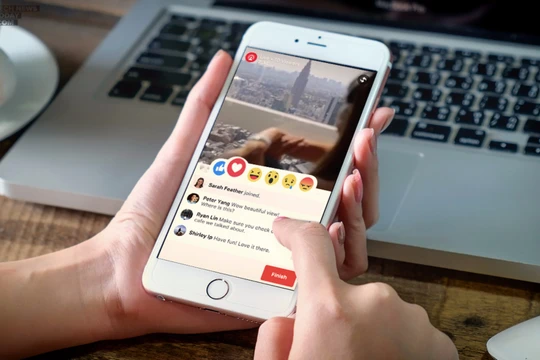 Facebook đang bị chỉ trích vì không kiểm soát được các video bạo lực. Ảnh minh hoạ: BBC