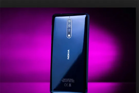 Nokia 8 là smartphone có cấu hình cao nhất trong dòng sản phẩm mang thương hiệu Nokia của HMD Global (ảnh: Cnet)