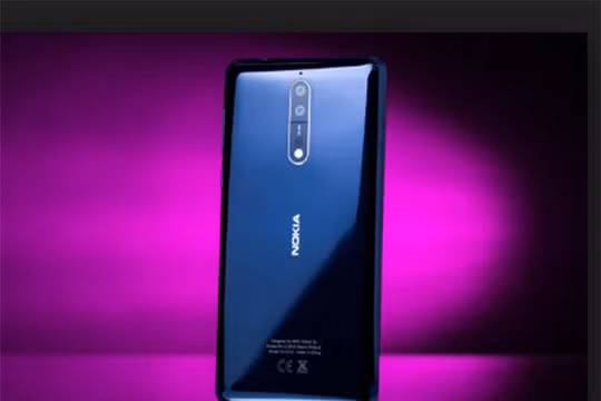 Nokia 8 là smartphone có cấu hình cao nhất trong dòng sản phẩm mang thương hiệu Nokia của HMD Global (ảnh: Cnet)