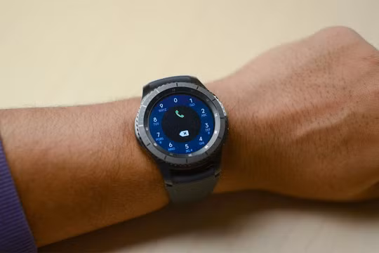 Samsung Gear S3 (ảnh Digital Trends)