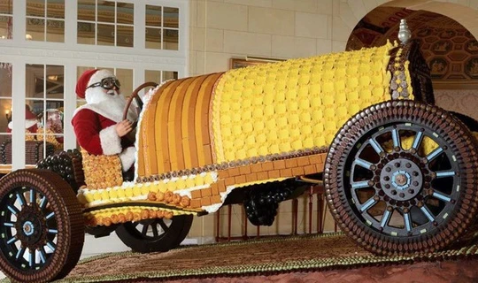 Chiếc xe đua Pierce-Arrow 1918 đặc biệt làm bằng bánh tráng miệng