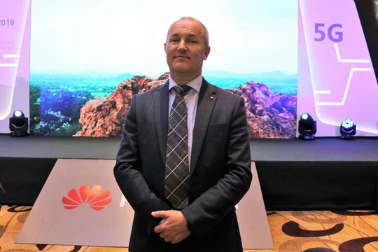 Giám đốc Marketing sản phẩm Viễn thông của Huawei tại Châu Âu, Ông Ray Williamson