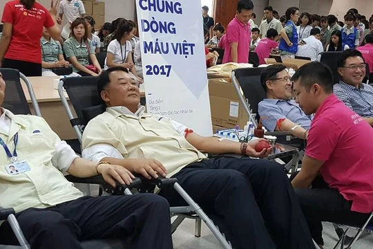 Lãnh đạo Samsung Việt Nam tham gia hiến máu tình nguyện