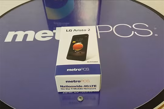 LG Aristo 2 (ảnh YouTube)