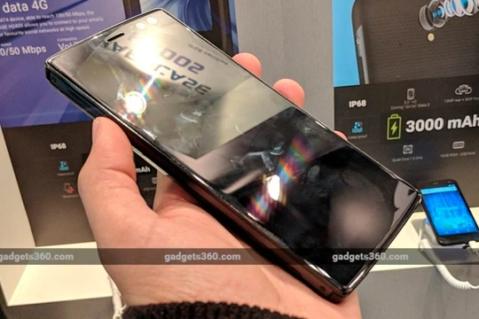 Đây là mẫu điện thoại có pin dung lượng cao nhất từ trước đến nay (ảnh Gadget 360)