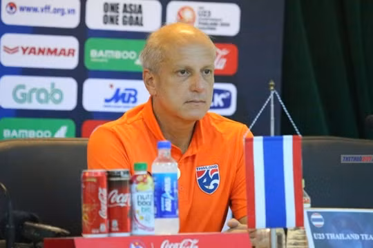 HLV Alexandre Gama của đội U23 Thái Lan