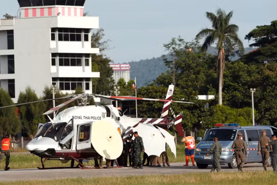 Trực thăng đưa các cậu bé tới bệnh viện Chiang Rai ngày 9/7